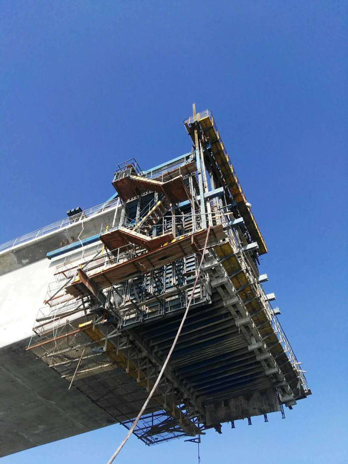 Zhengwan Express Way-Cast in situ beam-Cantilever Form Traveler Boyoun