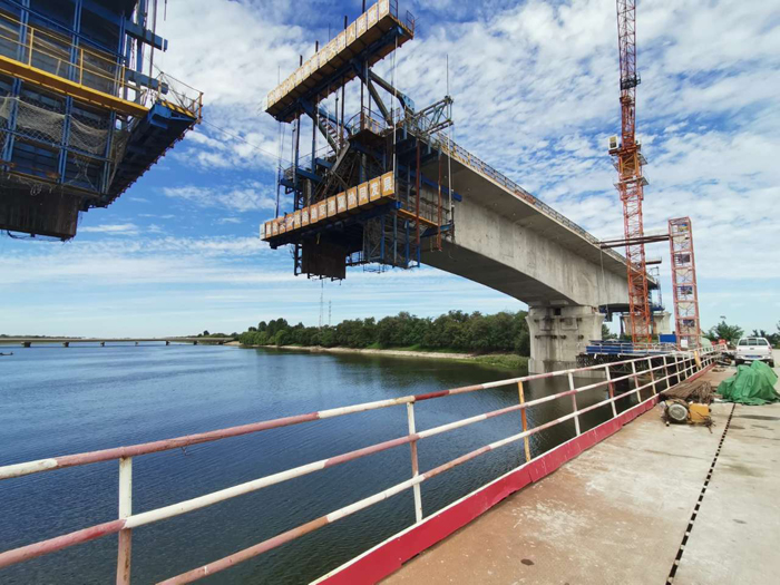 Qinglongwan Bridge Cast in situ beam Cantilever Form Traveler Boyoun