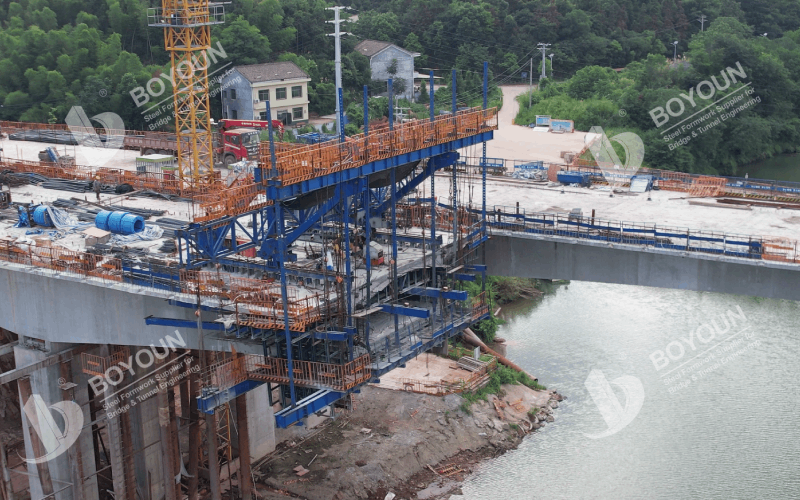 Cantilever Form Traveler Project for the Lu River Expressway Bridge in Lilou
